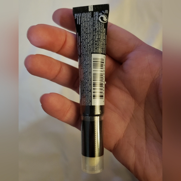 Revlon ColorStay Skin Awaken 5-in-1 Concealer, Lightweight, Creamy Longlasting - Picture 5 of 7